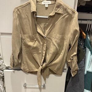 Cloth & Stone taupe button down top.